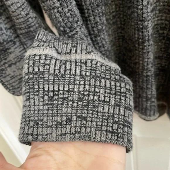 🌺7 FOR ALL MANKIND gray heathered ribbed waffle knit long sleeve shirt.  M - Picture 4 of 7